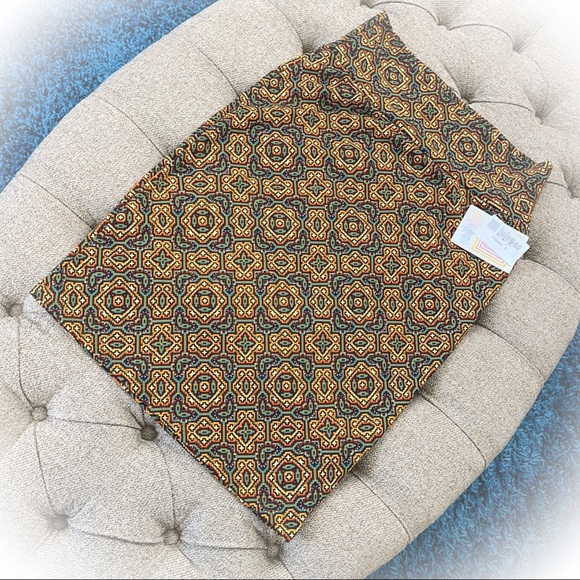 Beautiful New With Tag Lularoe Cassie Pencil Skirt - Picture 4 of 8